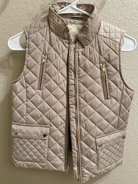 Copper Key Quilted Vest in Taupe